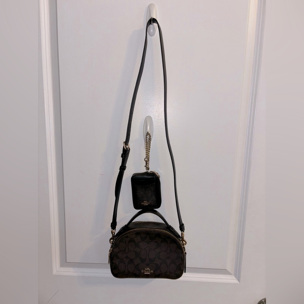 Coach crossbody purse and wallet with original logo